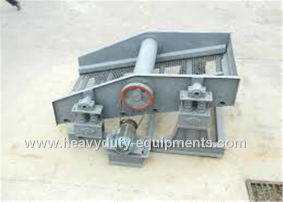 China Auto Centering Vibrating Screen with two types of vibrating screen, seat type and hanging type supplier