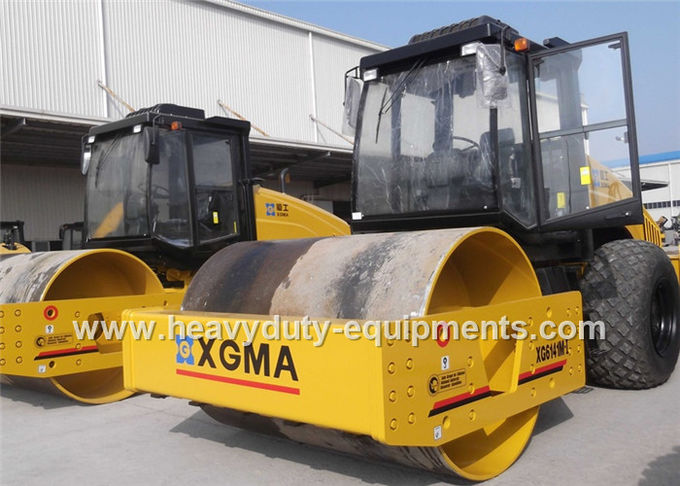 XG6184M single drum road roller with streamline engine hood can be fully opened making repair and maintenance convenient