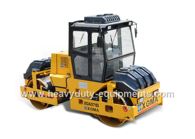 XGMA road roller XG6071D with 7 tons operating weight for compacting the road