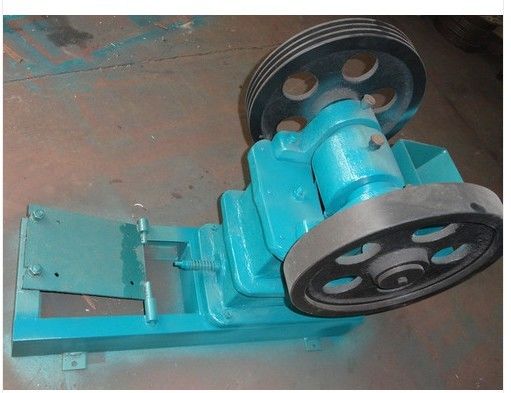 Jaw Crusher MTP100X150 with 2 t / h Capacity and large reduction ratio for African project supplier